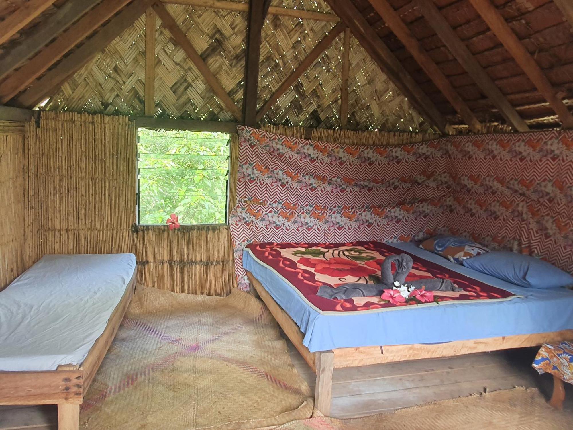 Island Paradise Bungalows Lenkuru ภายนอก รูปภาพ